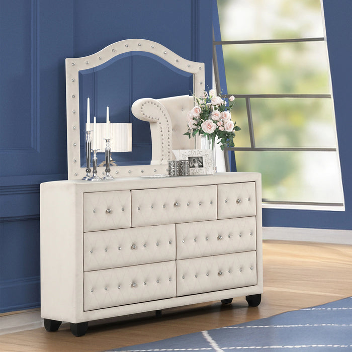 Sophia Dresser