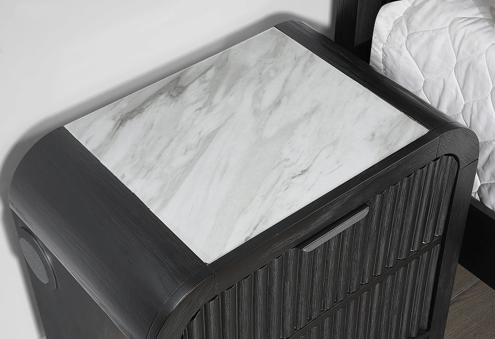 Beckett Wht/Blk Bed Group